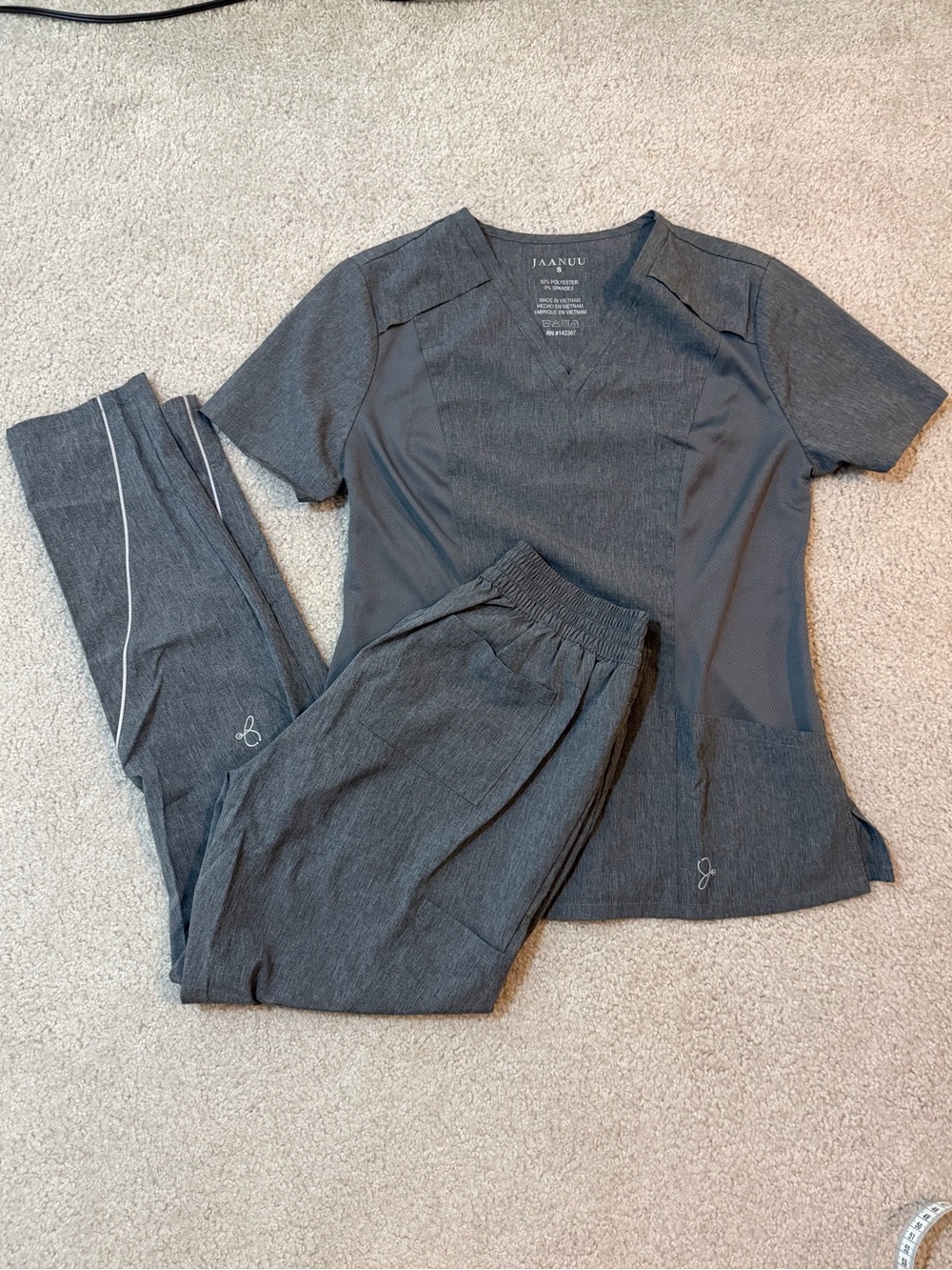 Jaanuu Scrub Set Gray Small